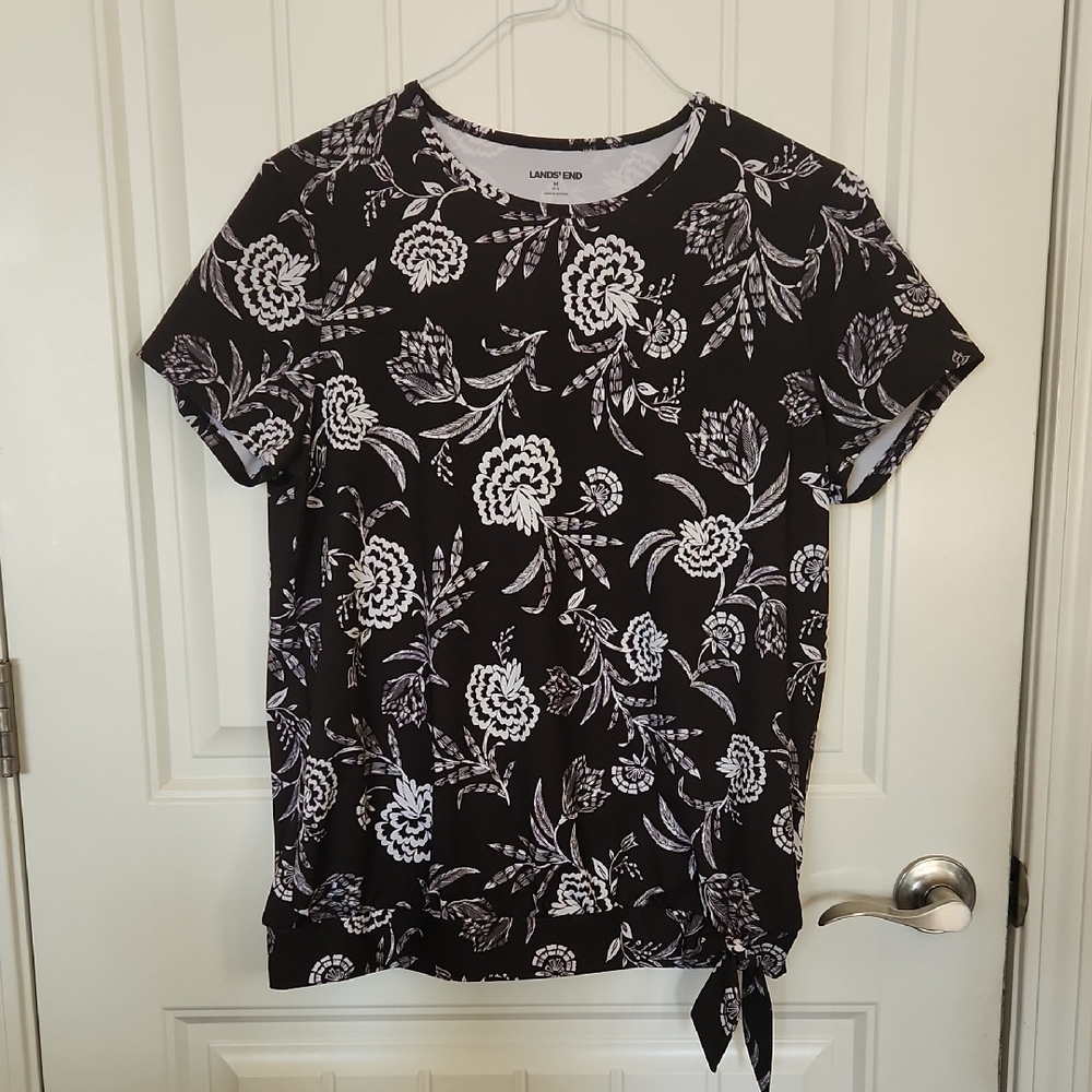 Short Sleeve Lands End,Blk& Wht Swim Top M